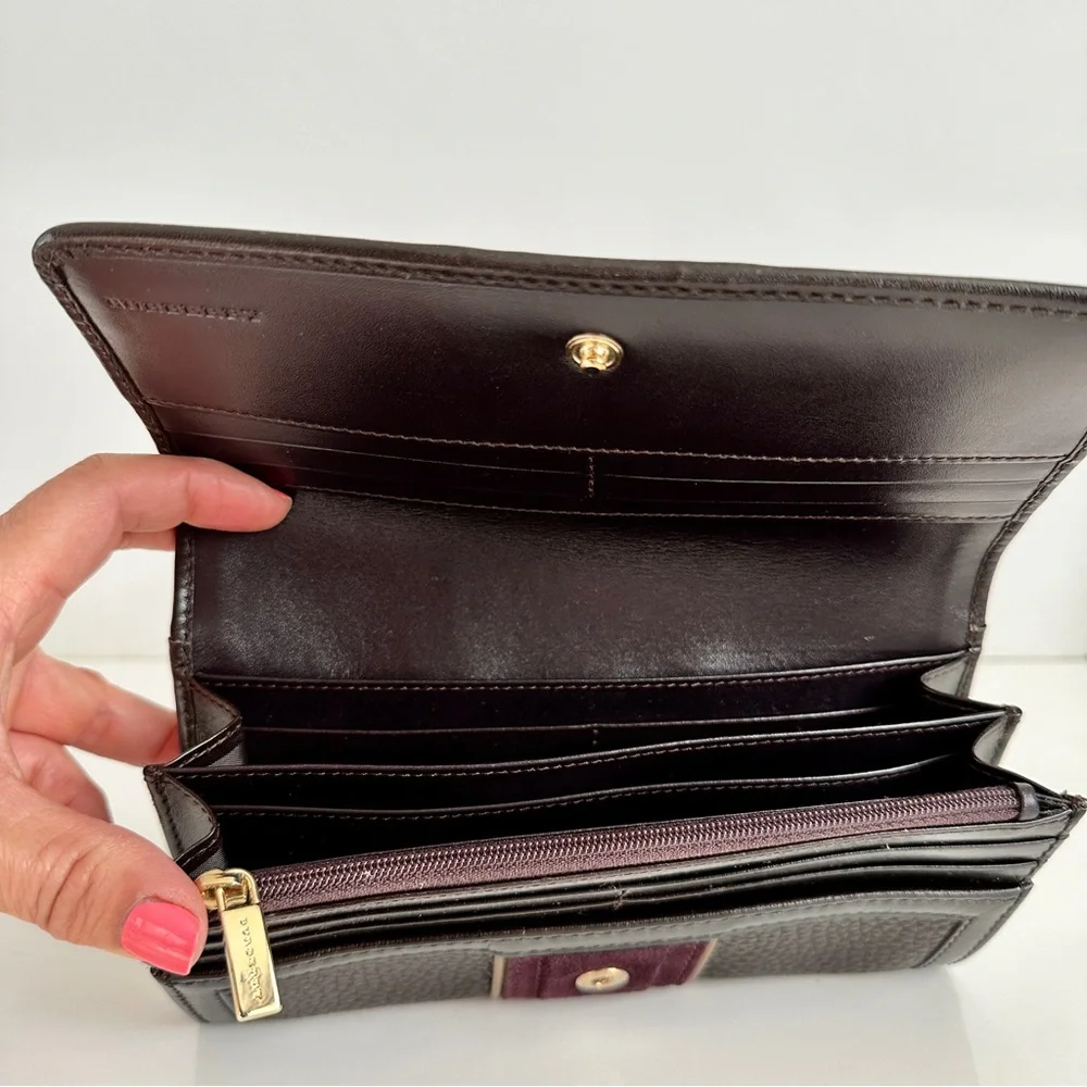 Burberry Penrose Continental Wallet - Picture 6 of 10